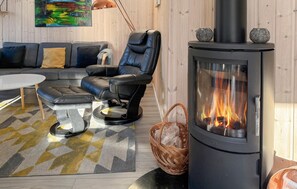 TV - Beautiful home in Oksbøl with sauna (Oksbøl)