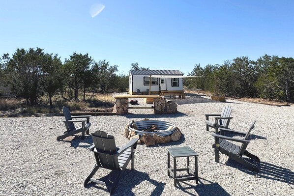 Terrace/patio - Cabin Near Brownwood w/ Grill, Firepit & Work Desk (Brookesmith)