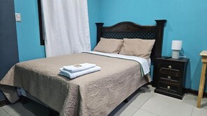 Doppel- oder Zweibettzimmer, Seeblick | Schreibtisch, laptopgeeigneter Arbeitsplatz, kostenloses WLAN