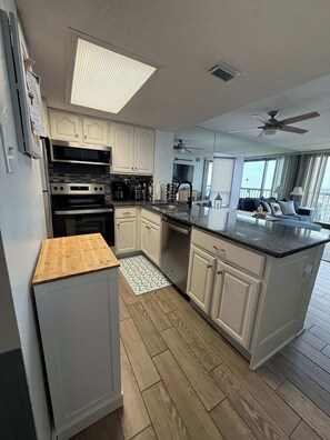 Fridge, microwave, stovetop, dishwasher - Sea Watch 1010 , Ocean View condo, North Ocean City (Ocean City)