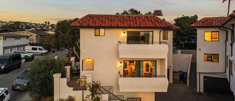 Fachada de la propiedad