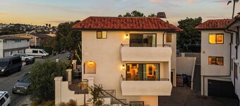 Steps to the Beach, Modern 3bdr w/ Patio 257 Trailhead Trestles 1 by Avantstay