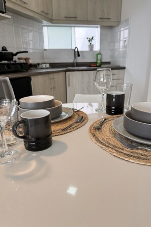 Private kitchen - San Isidro Pet Friendly Modern Lodging (San Isidro)