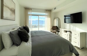 WiFi - Kelowna With Stunning Lake Views (Kelowna)