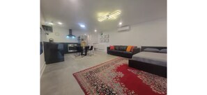 Living area - Cozy Studio in excellent Washington with AC (Washington)