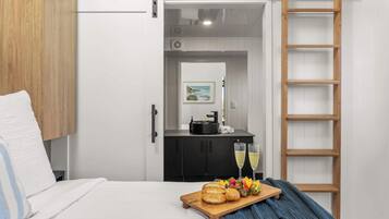 Fer et planche Ă repasser, lit parapluie, Wi-Fi, draps fournis