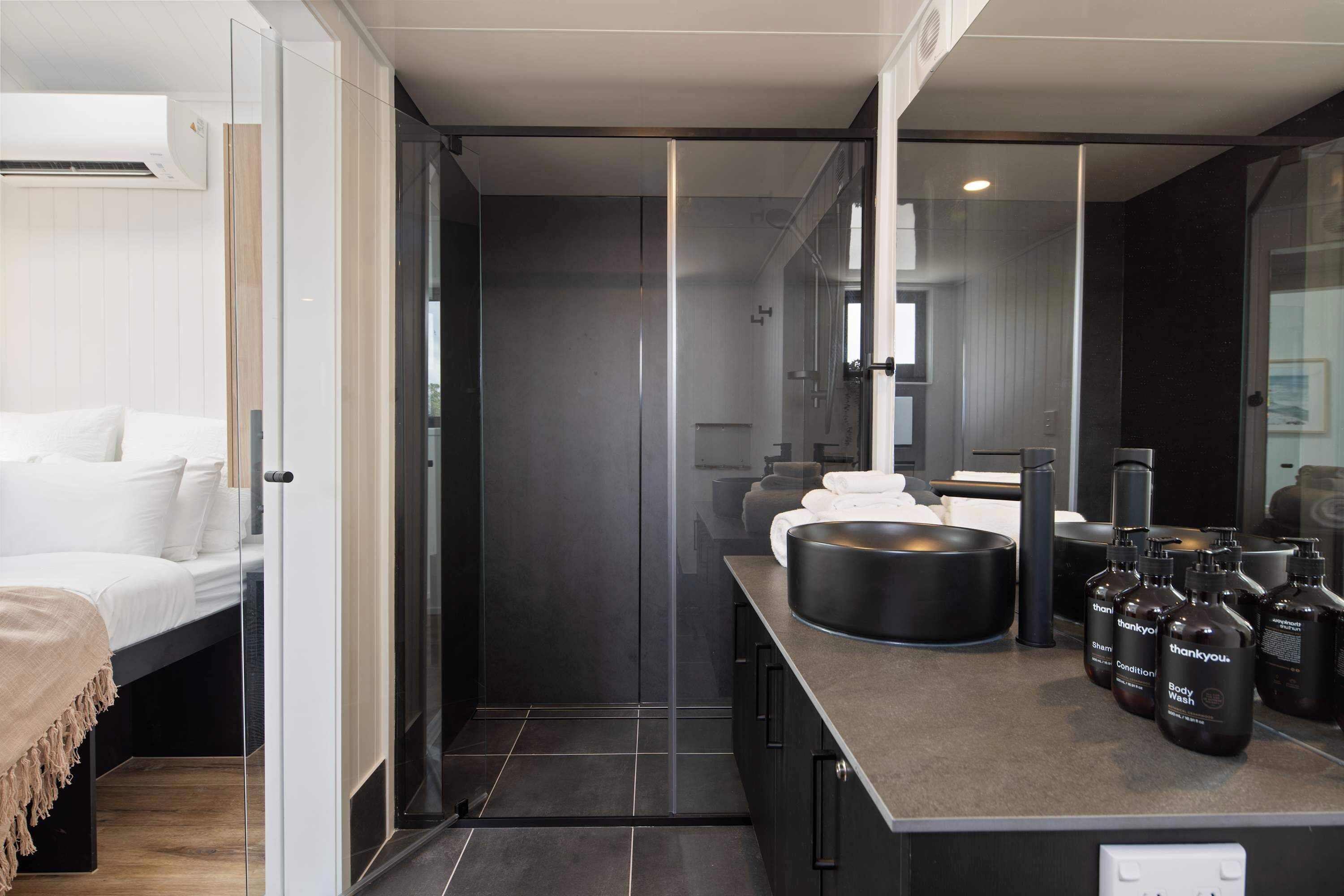 Iron/ironing board, travel cot, WiFi, bed sheets