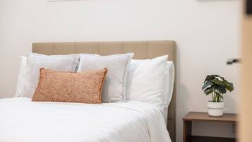 WiFi (free), bed sheets