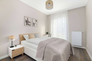 1 bedroom, desk, iron/ironing board, travel cot - Sunny Apartment | Terrace | Parking | Close to Airport (Poznań)