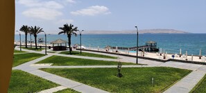 Vista para praia/oceano