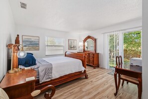 3 bedrooms, desk, iron/ironing board, WiFi