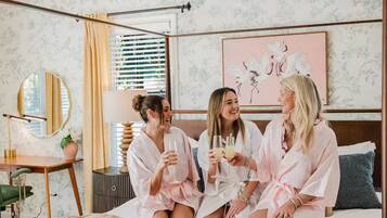 4 chambres, fer et planche à repasser, Wi-Fi, draps fournis