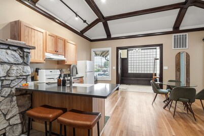 Historic Peach St Grand Suite | Sleeps 18