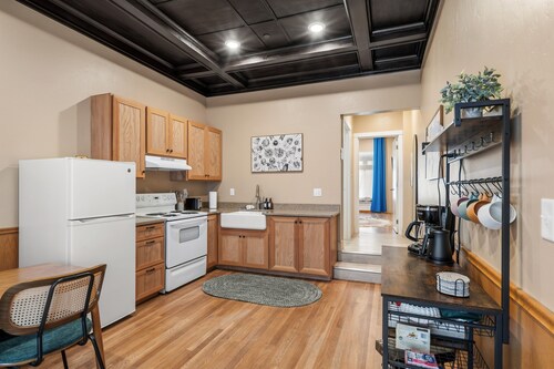 Cobalt Suite at Peach St Inn