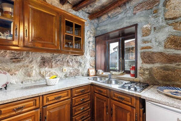 Private kitchen - Casa do Sarracas (Montalegre)