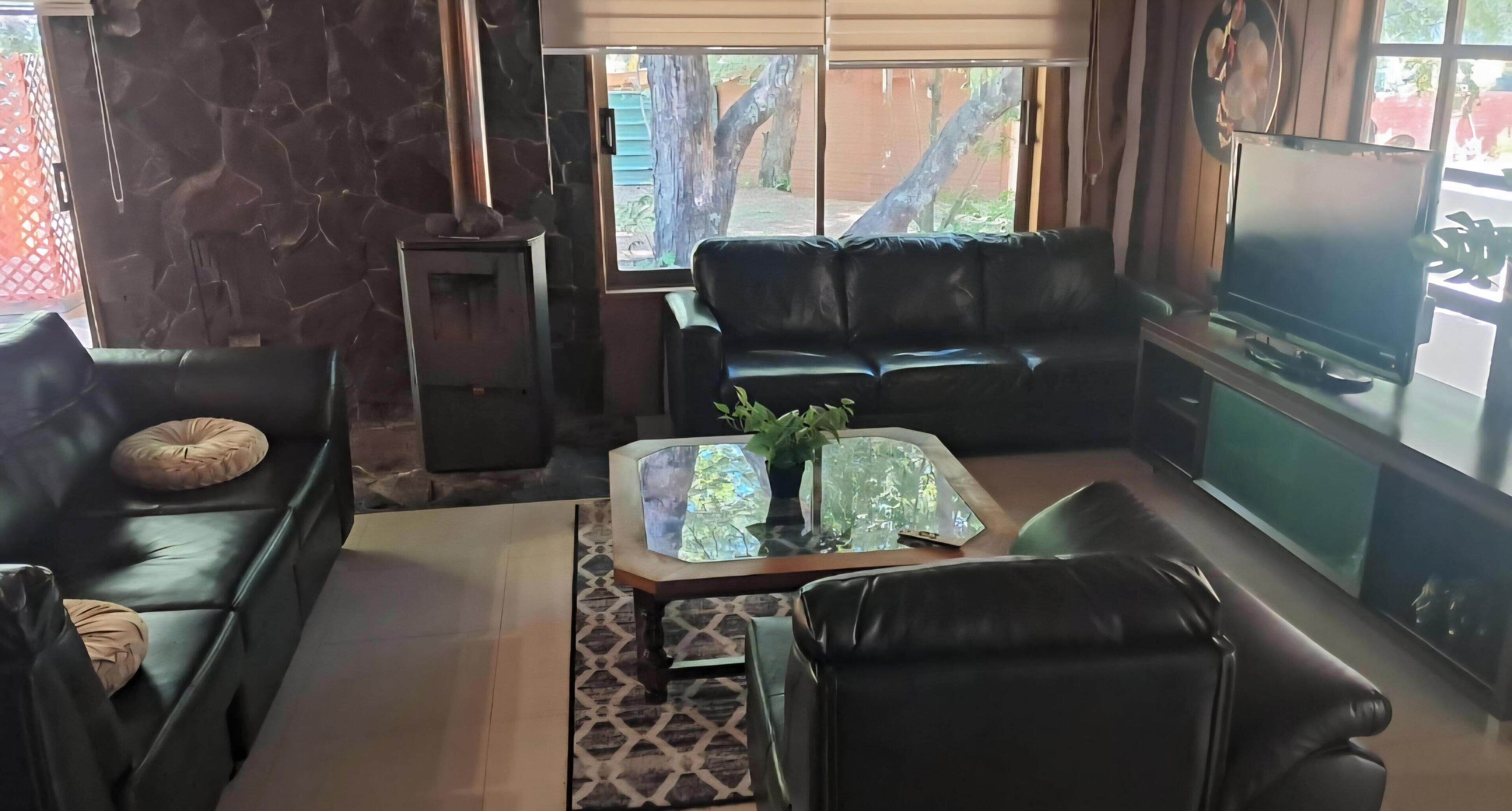 Smart TV, fireplace, stereo