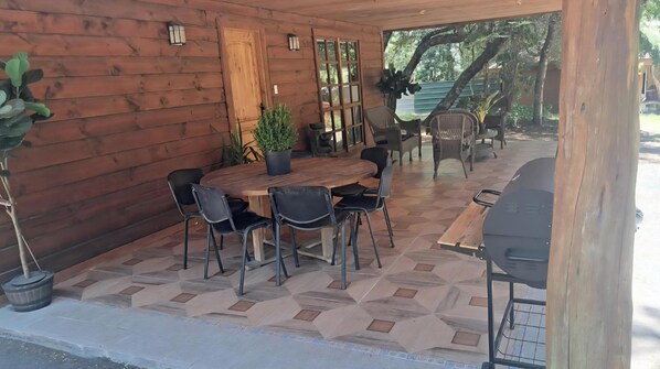 Outdoor dining - Torres del Bosque Cabins (Pucon)