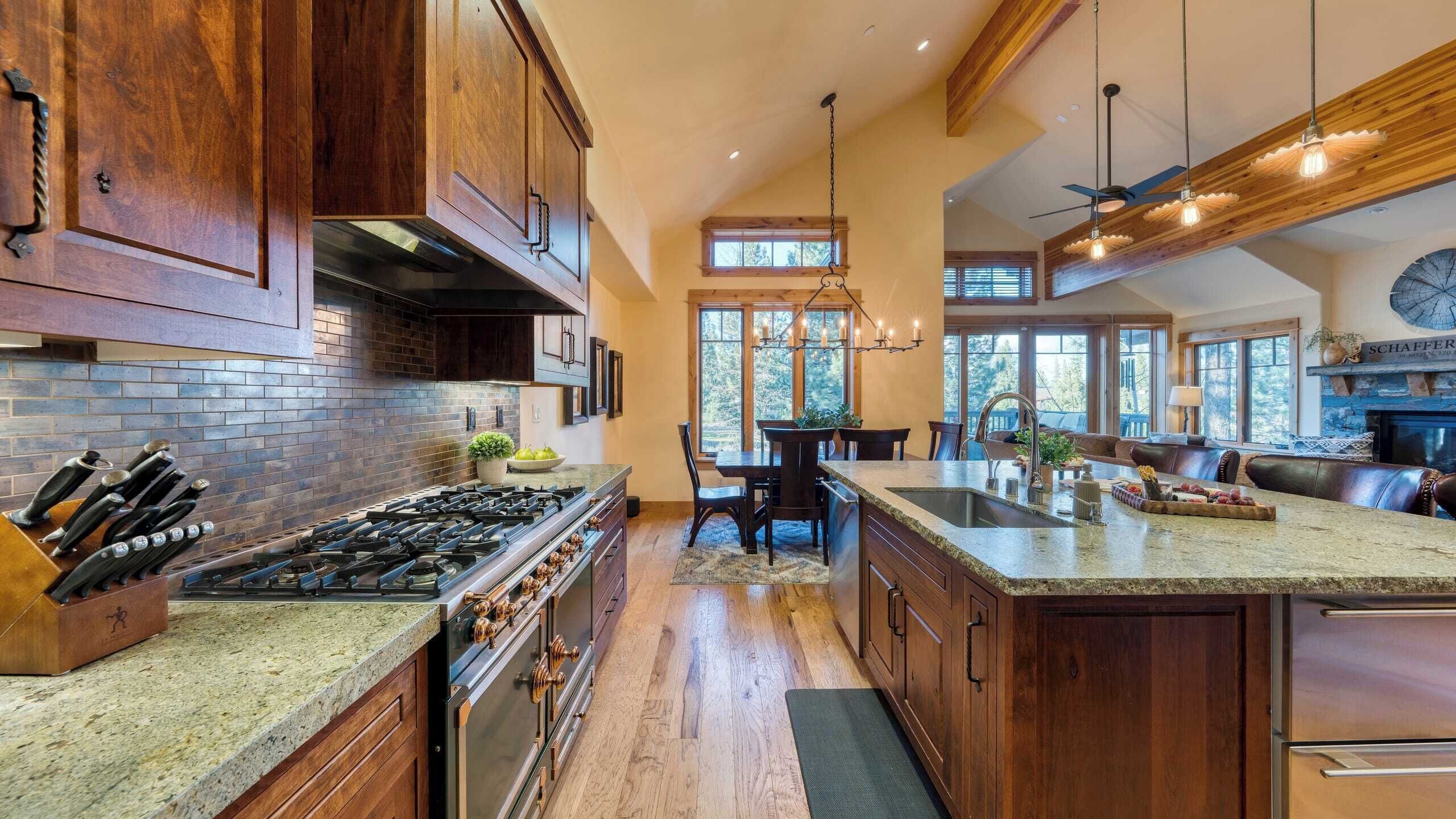 House (3 Bedrooms) | Interior