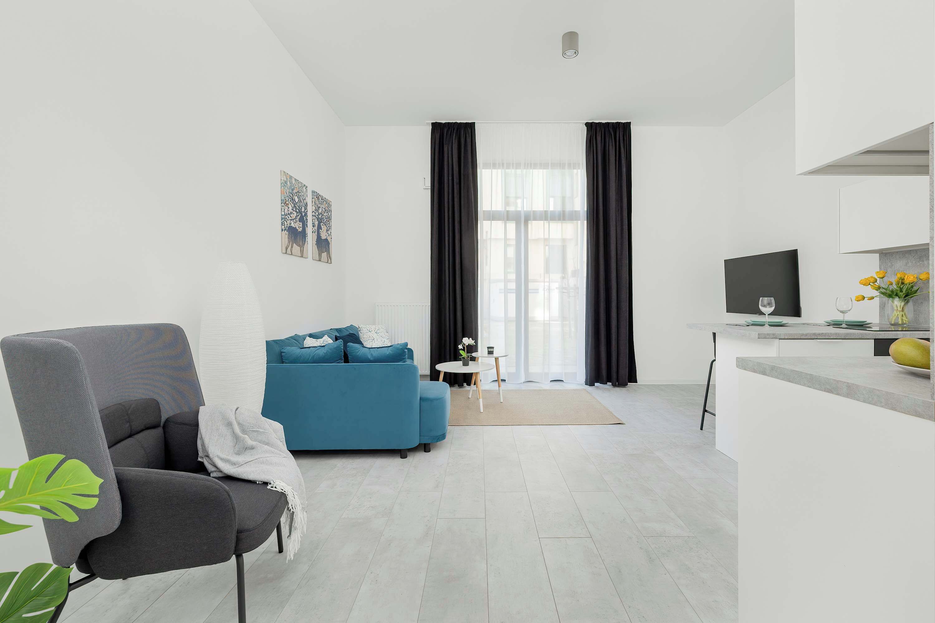 Televisión y oficina 