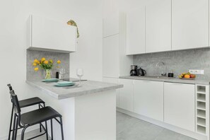 Fridge, oven, stovetop, dishwasher - Chmielewskiego 24 Szczecin | Modern Studio with Parking (Szczecin)