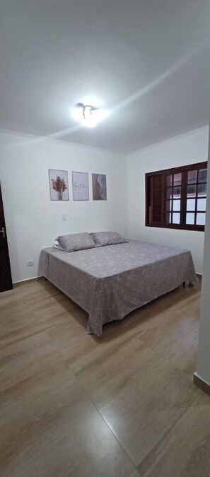 WiFi, bed sheets