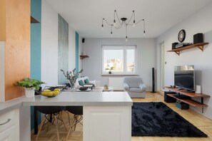 テレビ、書斎 / ワークスペース