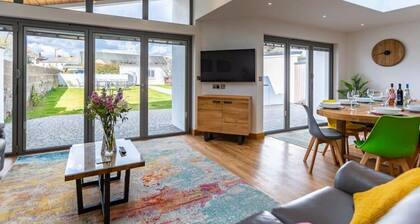 Number 1 Bossiney House