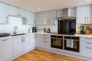 House, Smoking | 5 bedrooms - 1 Bossiney House in Cornwall (Bude)