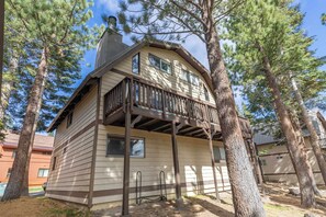 Exterior - 2BR Ski Base & Cozy Condo for 8! (Mammoth Lakes)
