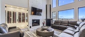 Spacious 6-bedroom villa in peaceful Parker with AC and gym