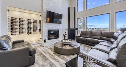 Spacious 6-bedroom villa in peaceful Parker with AC and gym