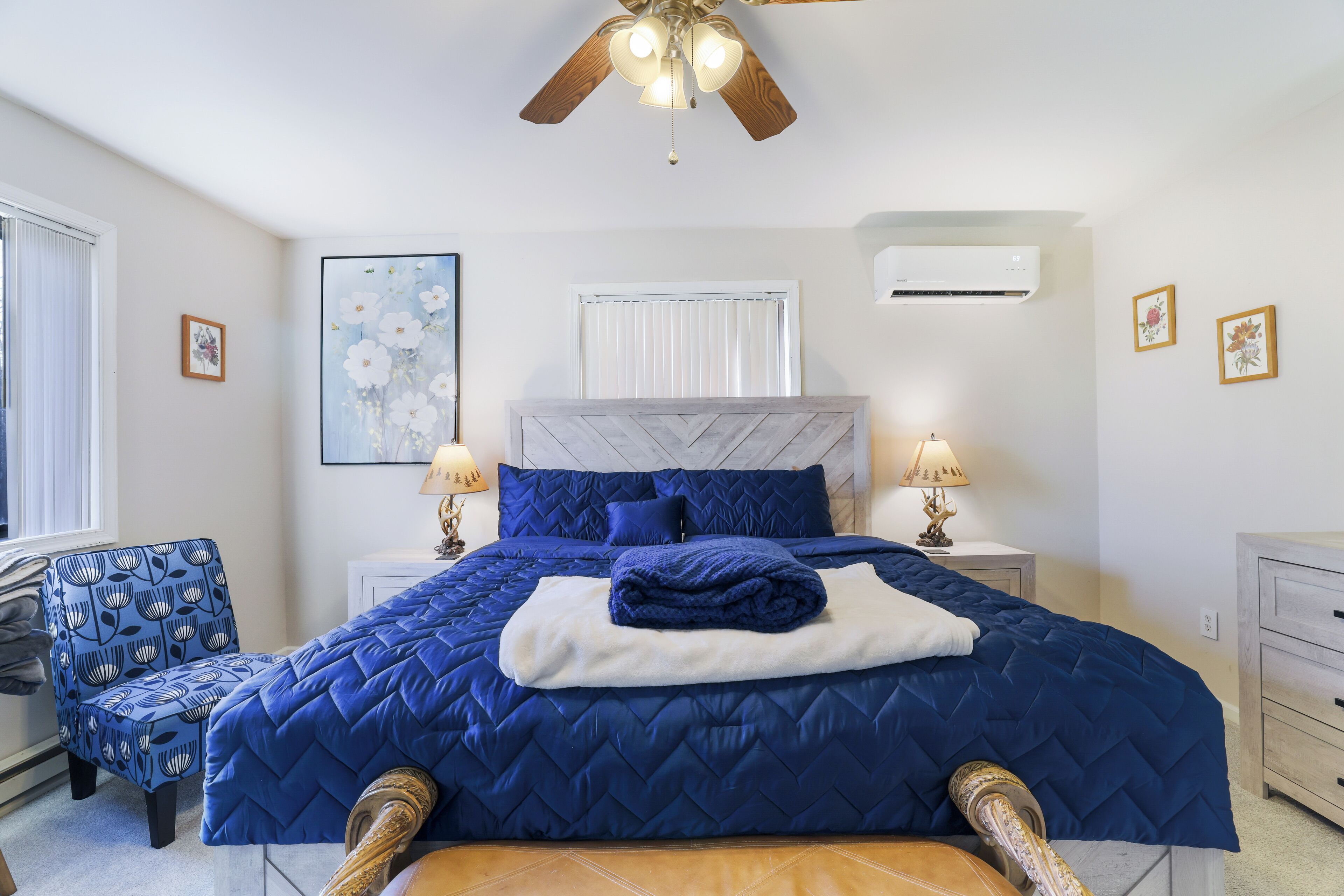 5 habitaciones, tabla de planchar con plancha, wifi y ropa de cama 