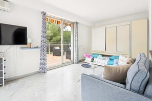 TV - LX173 Studio grande terrasse vue mer, très calme (Nice)