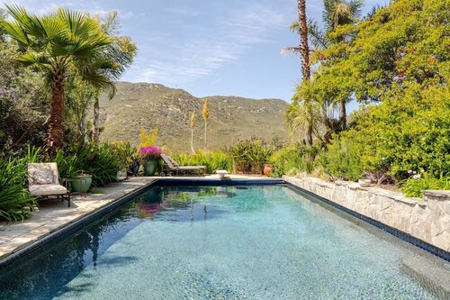 Cozy & romantic tiny house w/magnificent views, hillside pool, & adorable goats