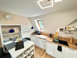 Kühlschrank, Herdplatte, Geschirrspüler