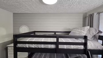 3 Schlafzimmer, Bügeleisen/Bügelbrett, kostenloses WLAN, Bettwäsche