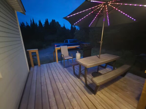Outdoor dining - Entire home in Trinity, Canada (Goose Cove)