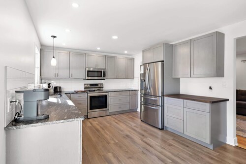 Pet-Friendly Saratoga Home | Mins from Downtown