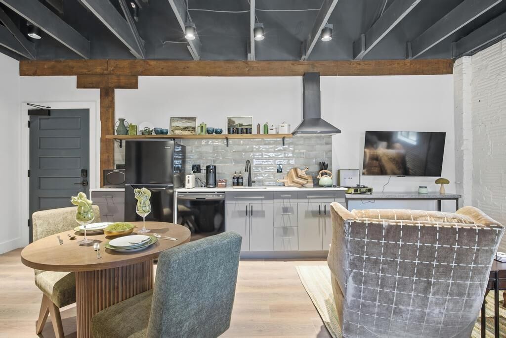 Refrigerador, microondas, parrilla de estufa y lavavajillas 