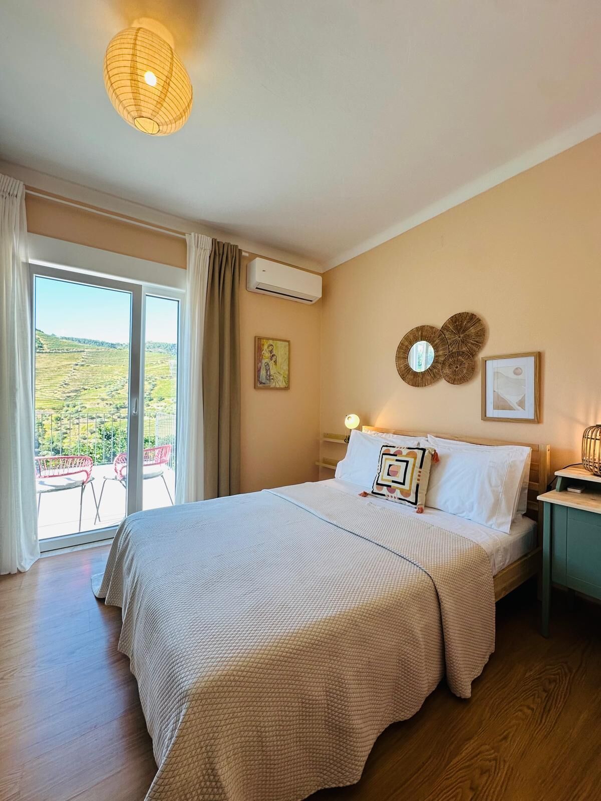 Iron/ironing board, travel crib, free WiFi, bed sheets