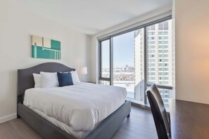2 bedrooms, desk, iron/ironing board, WiFi - Luxury Apt Back Bay | Near Prudential Center (Boston, MA)
