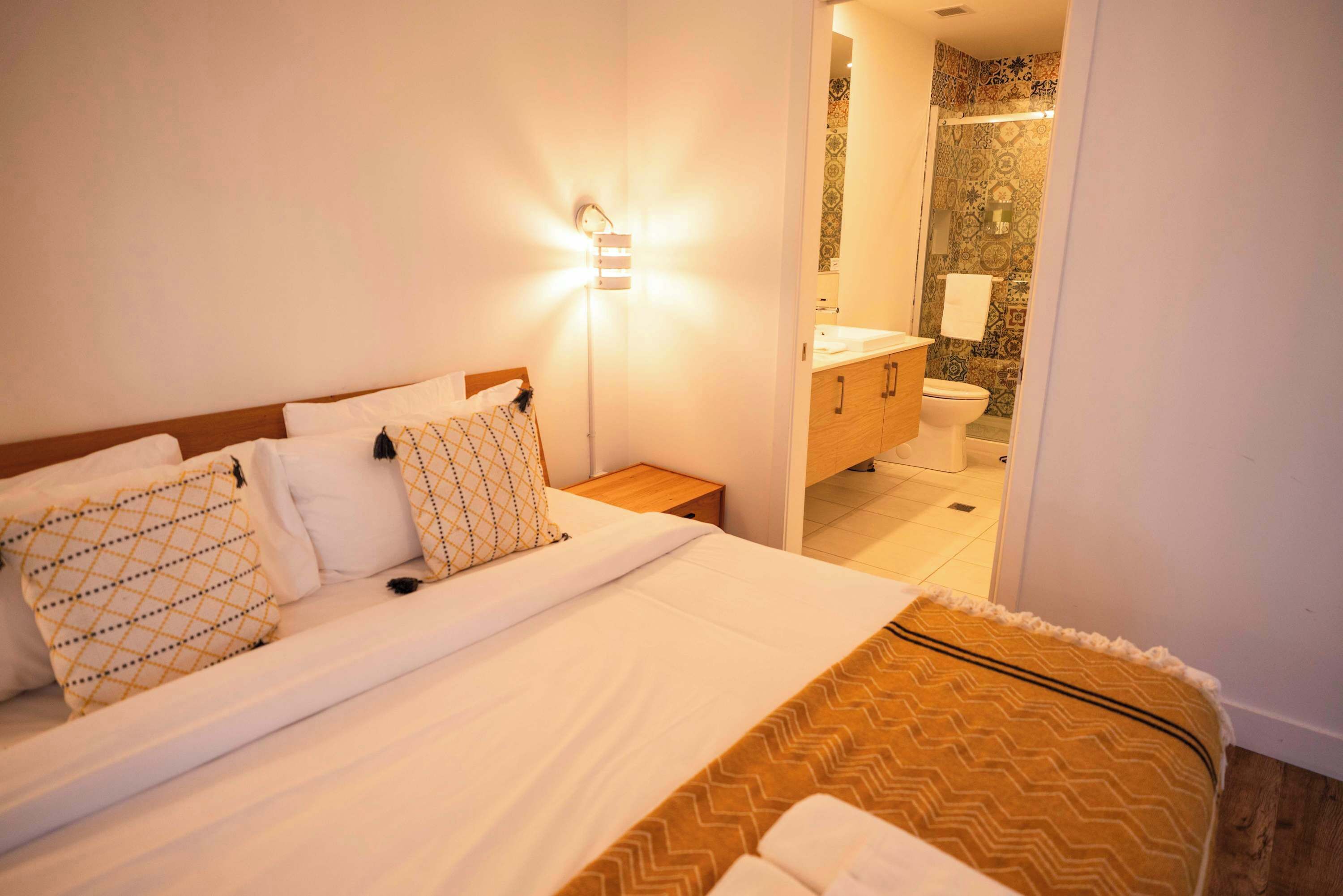 Iron/ironing board, WiFi, bed sheets, wheelchair access