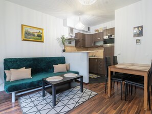 TV - Orkana Spacious Apartment (Katowice)