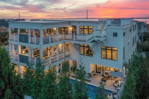 Exterior - Luxury Meets the Beach! Private Pool/Hot Tub/Linens/11BR/Parking Steps to Beach! (Dewey Beach)