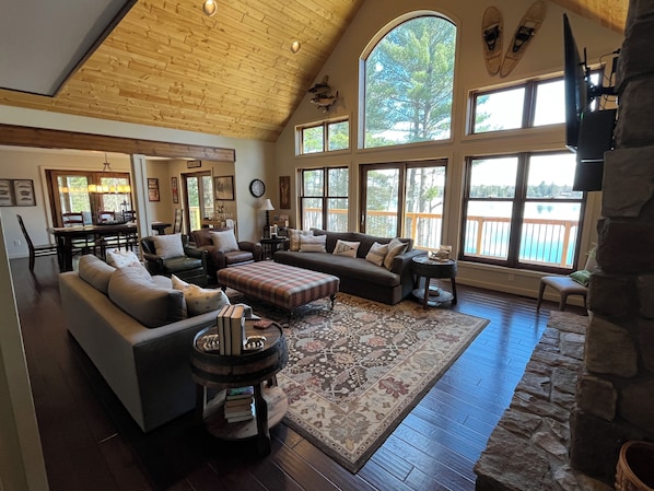 TV, fireplace - Gliemwood II on Upper Clam Lake (Clam Lake)