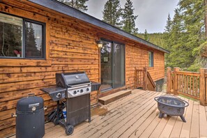 Terrace/patio - 3BR Breck Escape | Hot Tub + Grill + Fireplace (Breckenridge)