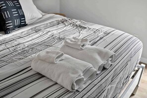 Iron/ironing board, WiFi, bed sheets
