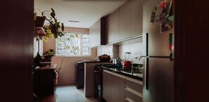 Refrigerador, horno, parrilla de estufa y tostadora 