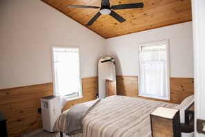 Desk, iron/ironing board, travel cot, WiFi