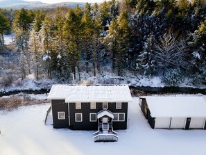 Exterior - Hot Tub + Game Room + Fire Pit | Black Creek Lodge (Gilboa)